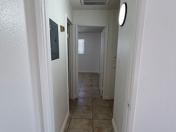 4th image of 3821 Hazelwood St APT 1