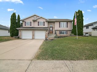 316 E Butler Ave, Grant Park, IL