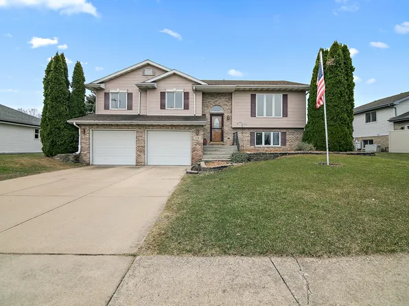 316 E Butler Ave, Grant Park, IL 60940