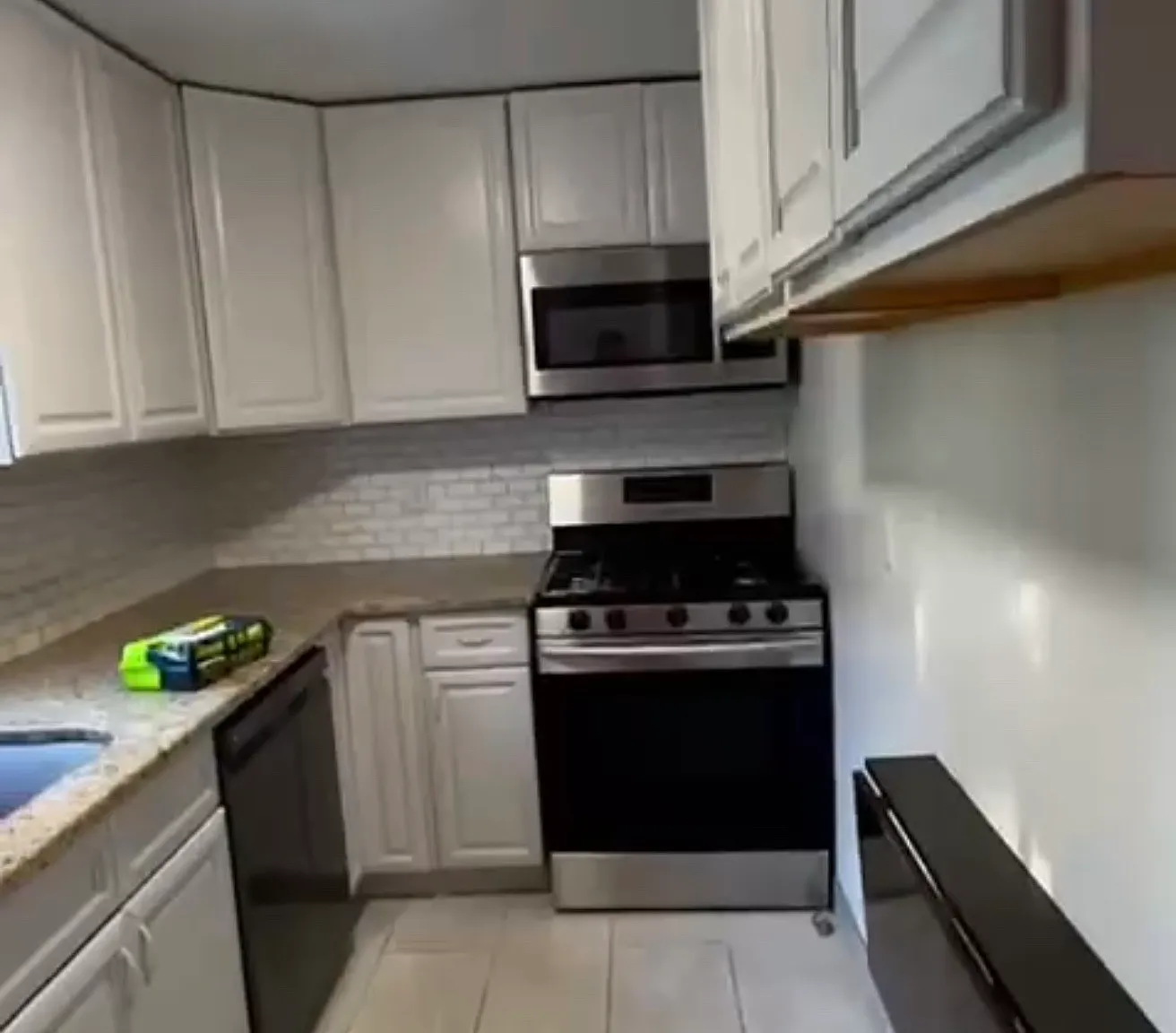 174 Rutherford Pl — Photo 2