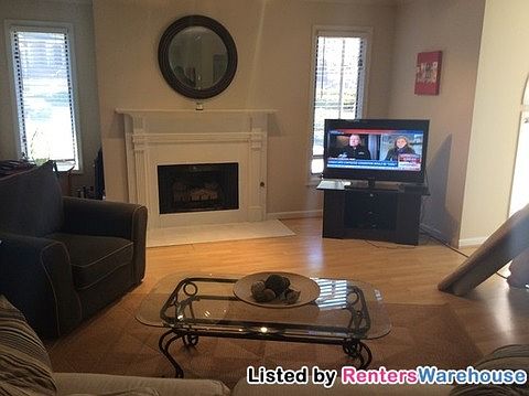 3rd image of 15 Saint Claire Ln NE