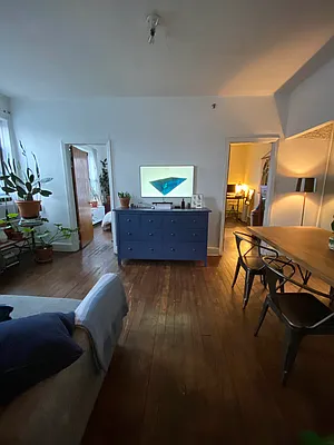 Rented by Roz Khan, LREB | media 5