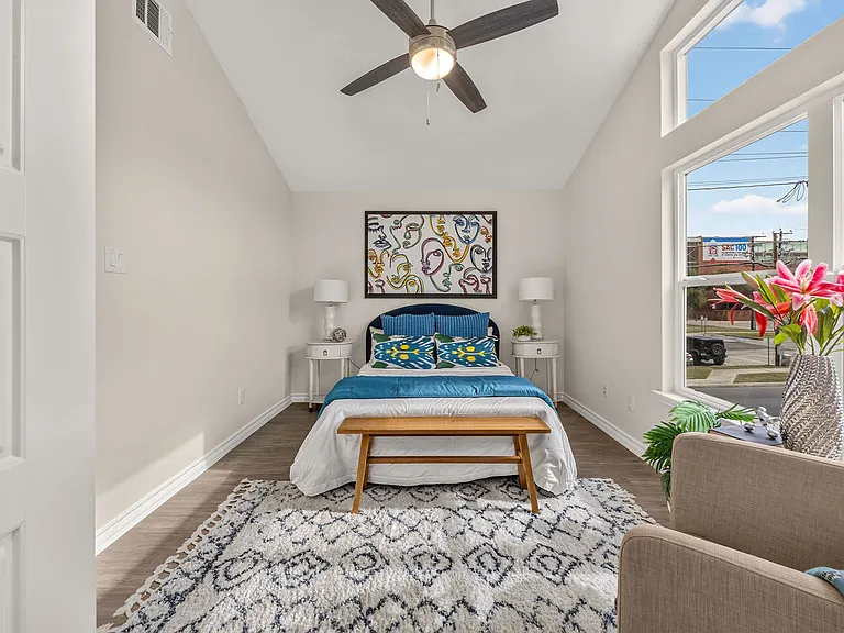 310 W Evergreen St #101 — Photo 10