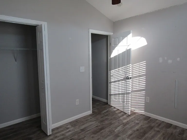 151 Heath Dr — Photo 12