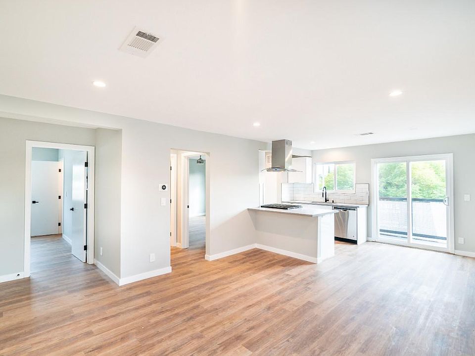 1st image of 5847 Willoughby Ave #5A