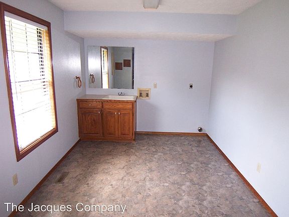 5th image of 4152 W Magnolia Dr