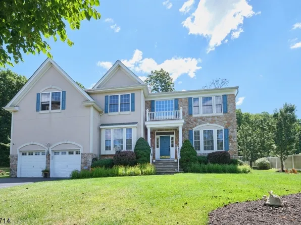 4 Red Maple Ln, Mount Olive Twp., NJ 07836