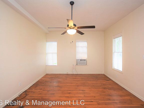 2nd image of 823 Kirkman St #11491115