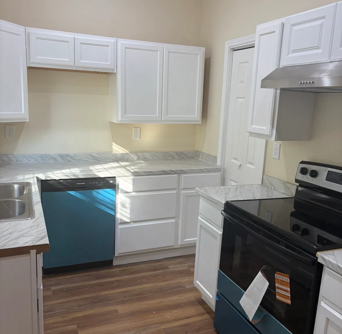 3 bed, 1100 sqft, $1,770 — Photo 2