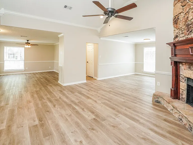 17311 Modbury St — Photo 4
