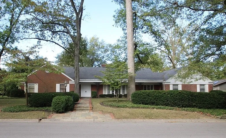 405 N Wildwood Ln photo 1