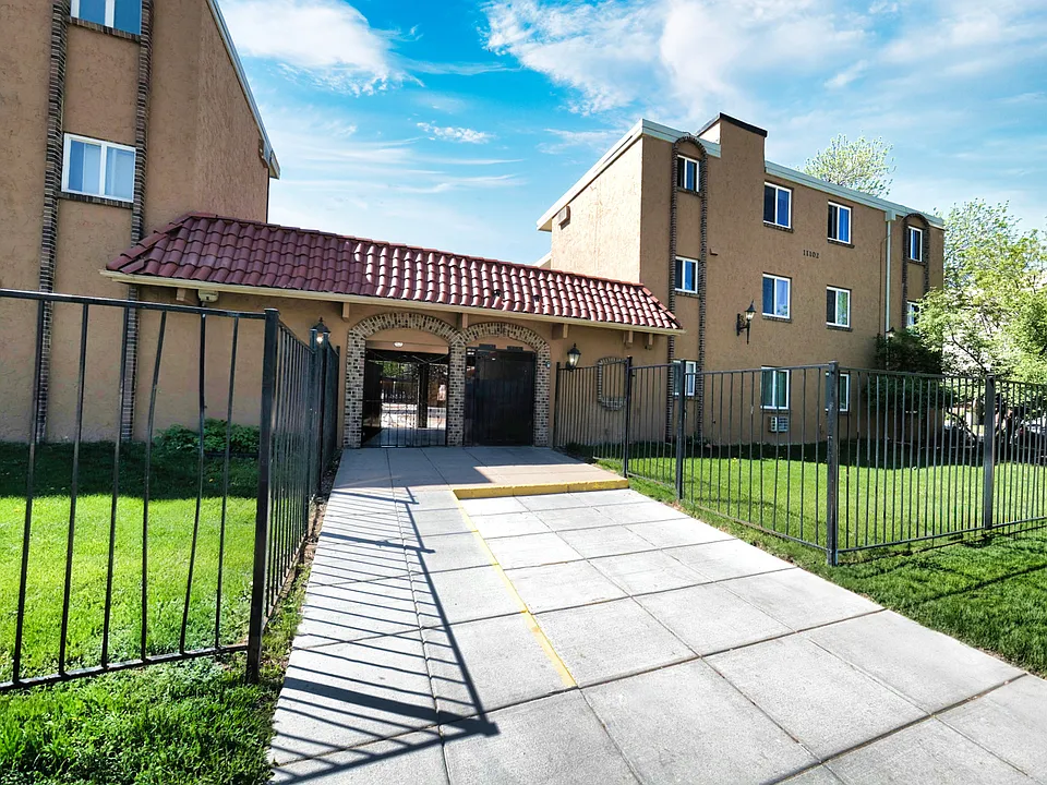 Casa Serena Apartments