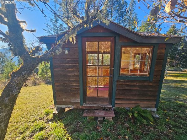 1020 Spooner Ridge Ln, Oakland, OR 97462