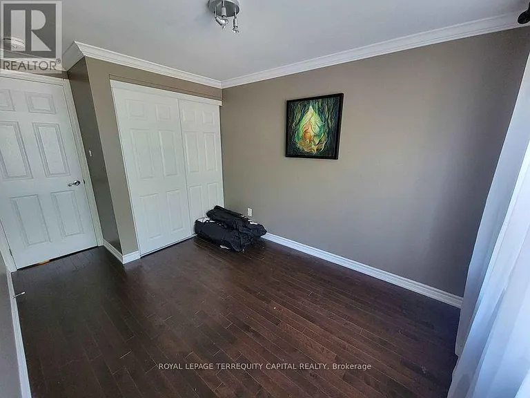 20 Mowat Cres — Photo 24