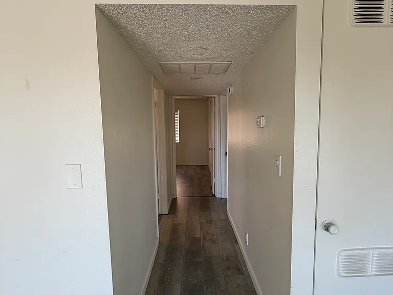 1447 E Windsor Rd #4 — Photo 7
