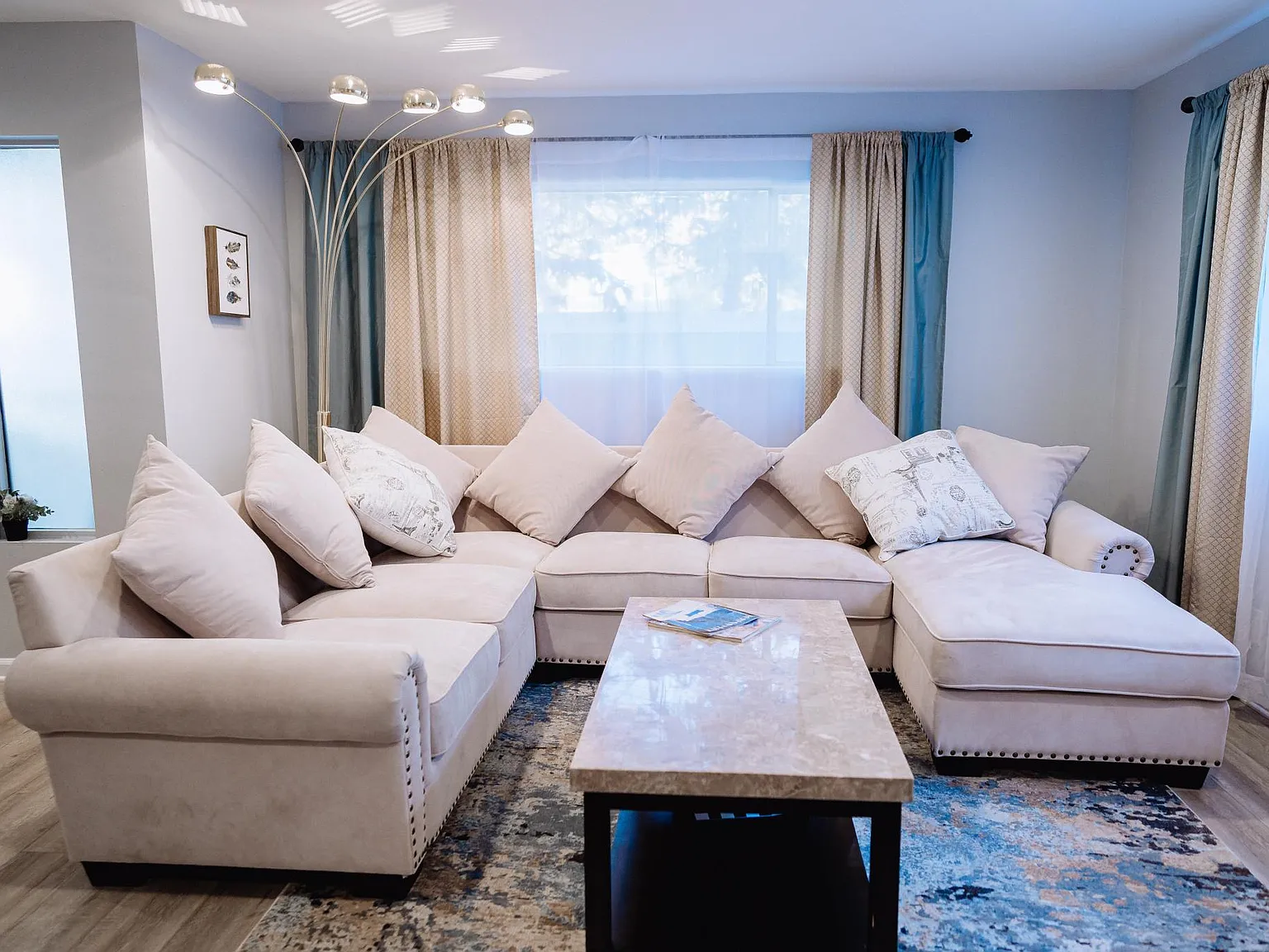 2 bed, 1.5 bath, 1400 sqft, $5,500 — Photo 1