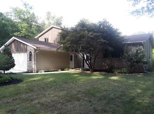 19605 Howe Rd, Strongsville, OH 44136