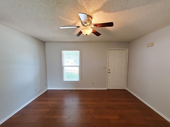 4th image of 431 Lee Dr