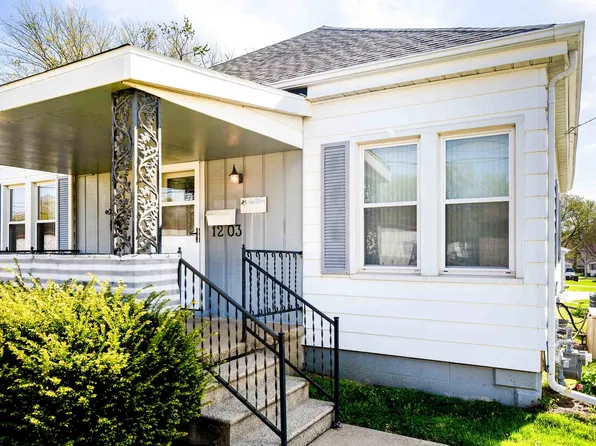 1203 N Linden St, Bloomington, IL 61701