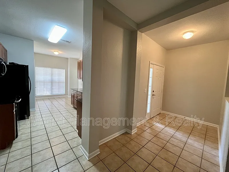 3 bed, 2.5 bath, 1855 sqft, $2,250 — Photo 4