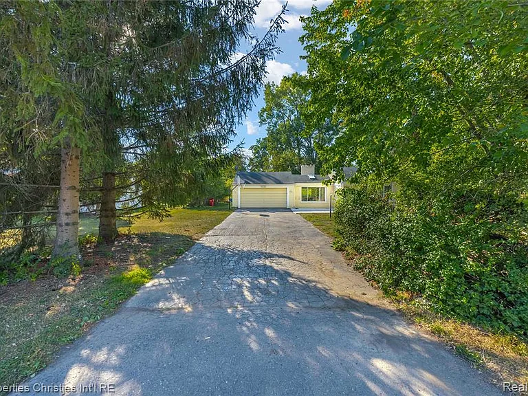 6550 Inkster Rd — Photo 29