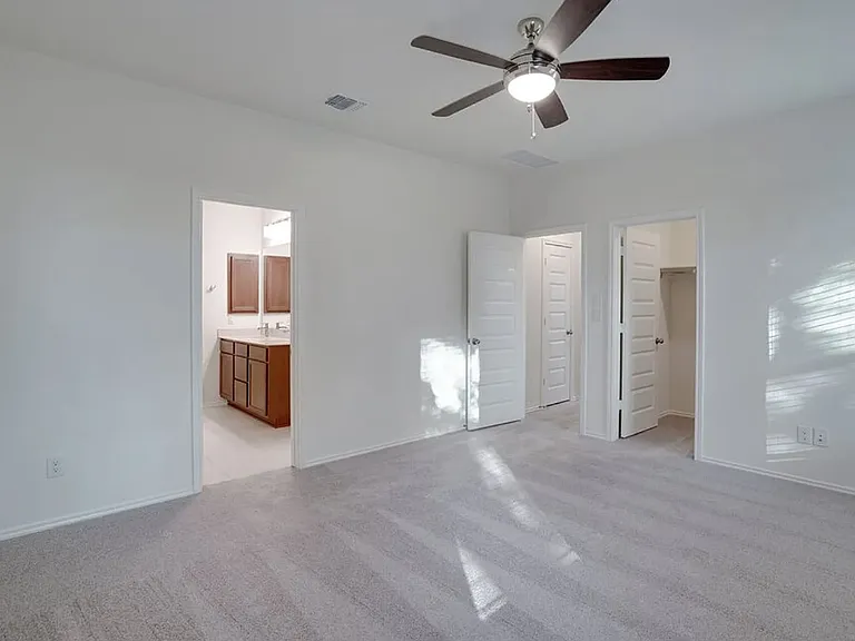 1625 Garlock Dr — Photo 5
