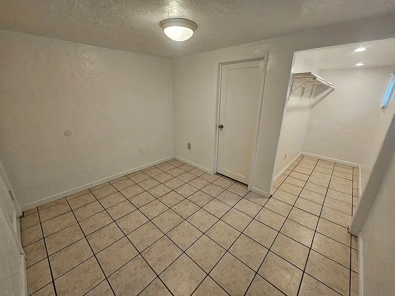 202 W 2nd Ave #1 — Photo 19
