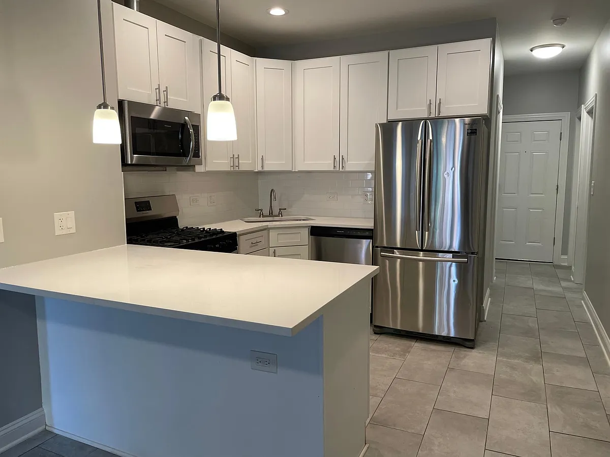 Building Photo - 2428 N Avers Ave #1