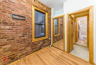 Rented by Wave Real Estate Group