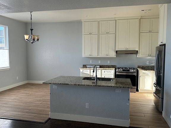 Kitchen pic from family room