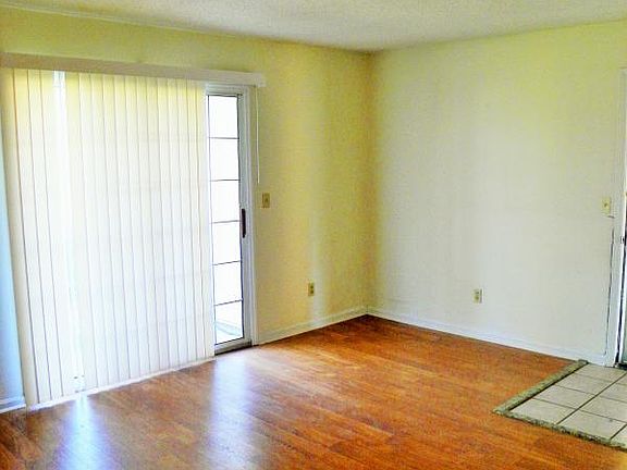 3rd image of 511 Mystic Dr APT C