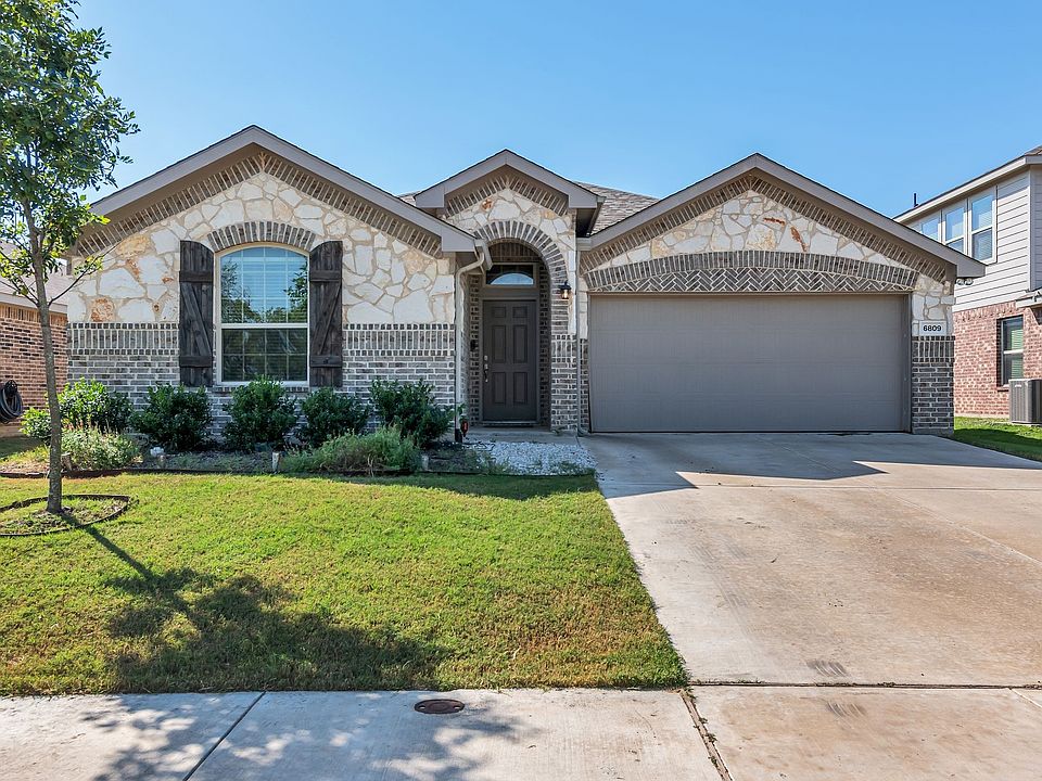 1st image of 6809 Woodlawn Dr