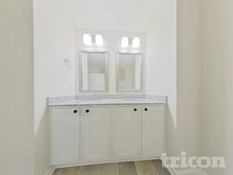 717 Vanguard St — Photo 17