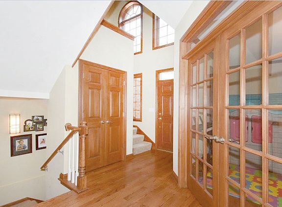 3rd image of 255 Arbor Glen Blvd