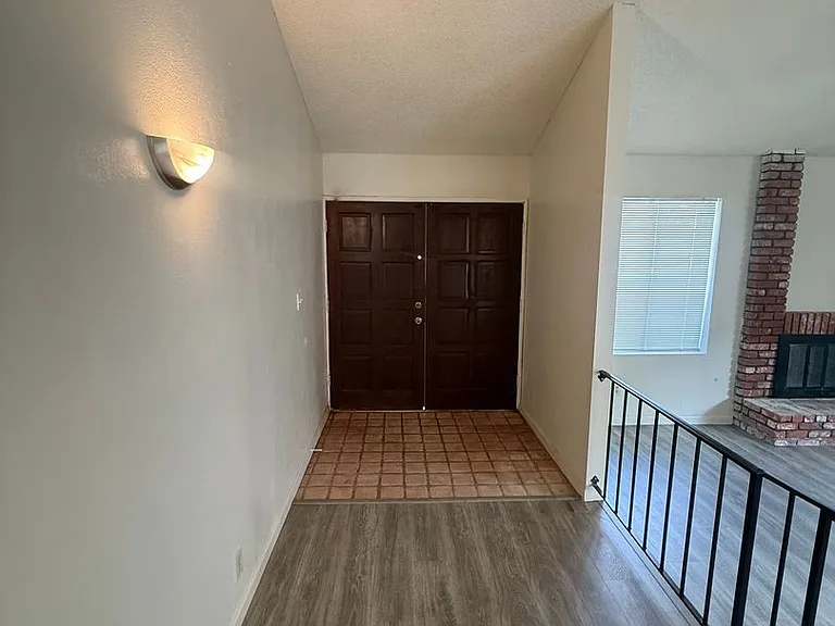 3012 Catalina Dr — Photo 8