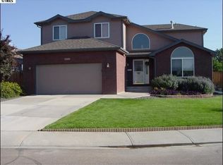 2644 Pheasant Dr, Longmont, CO 80503