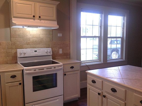 2nd image of 106 E Dale St