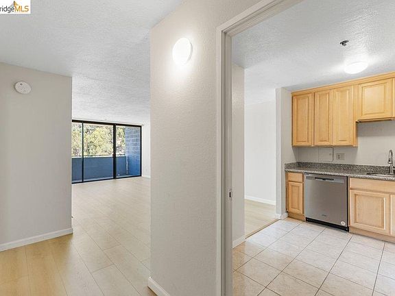 3rd image of 555 Pierce St APT 804