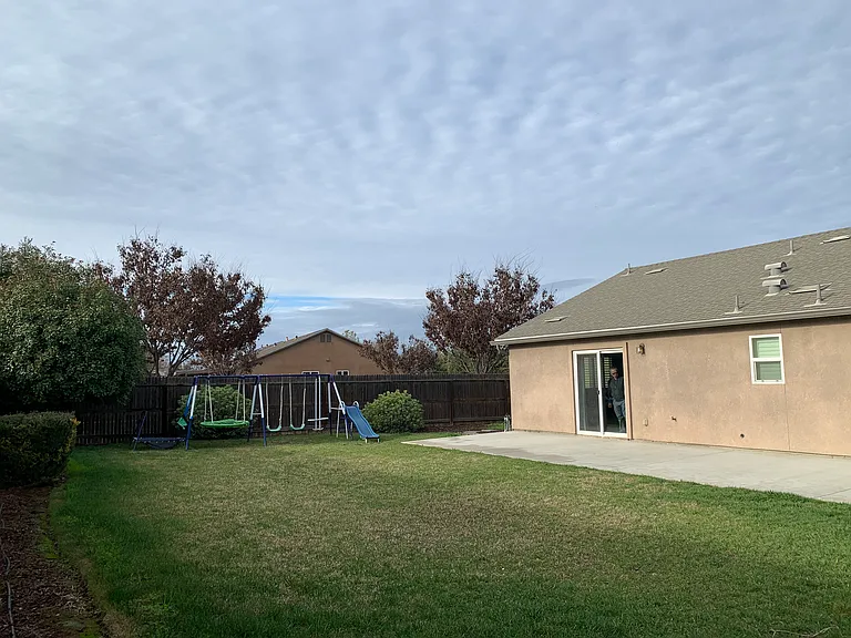 2423 W Corvina Ave — Photo 53