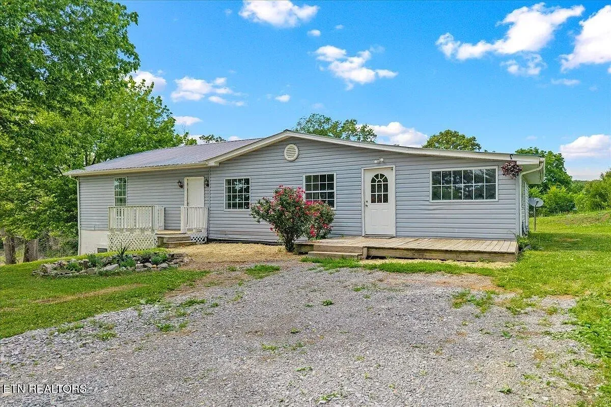 3 bed, 1760 sqft, $1,400 — Photo 2