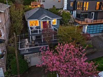 1119 5th Avenue N, Seattle, WA, 98109