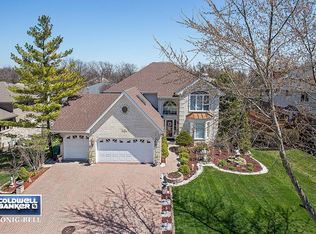 571 Woodcrest Ln, Lemont, IL 60439