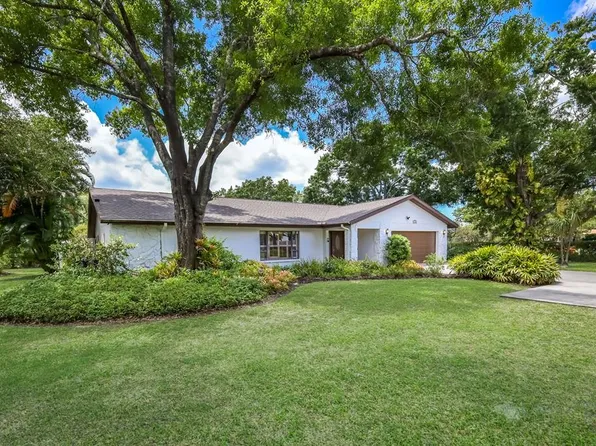 5310 Dominica Cir, Sarasota, FL 34233