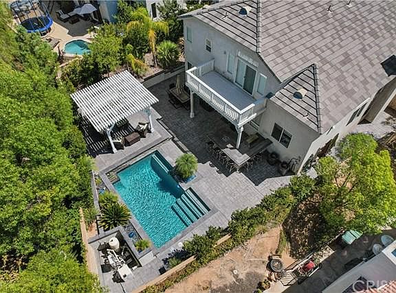 4th image of 23525 Hearthside Ct