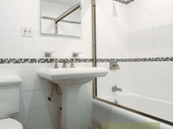 161 West 16th Street image 1 of 5