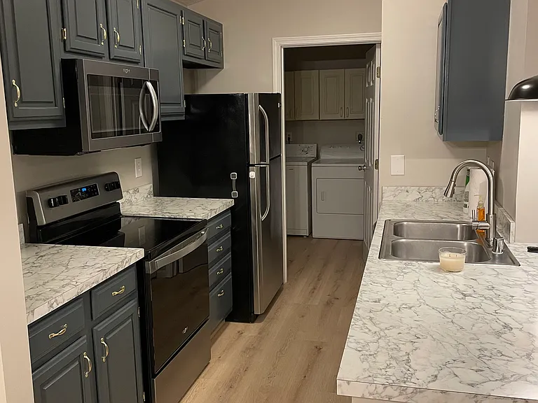 400 Lakeview Dr #9 — Photo 10