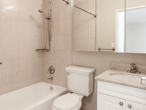 5th image of 30 W 63rd St APT 12O