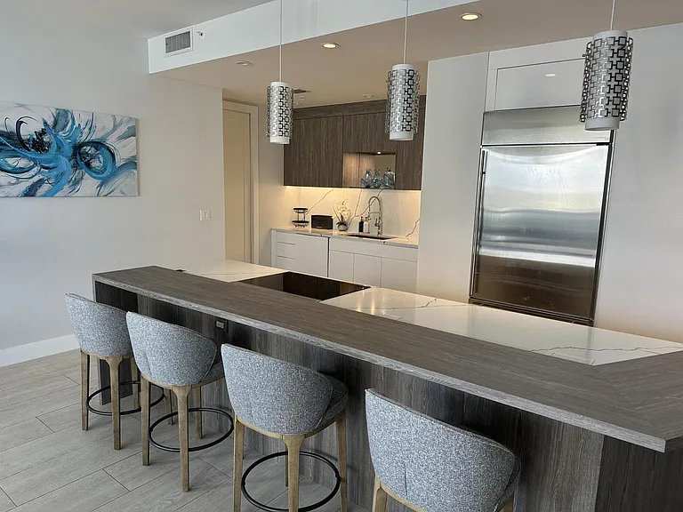 1617 N Flagler Dr — Photo 1