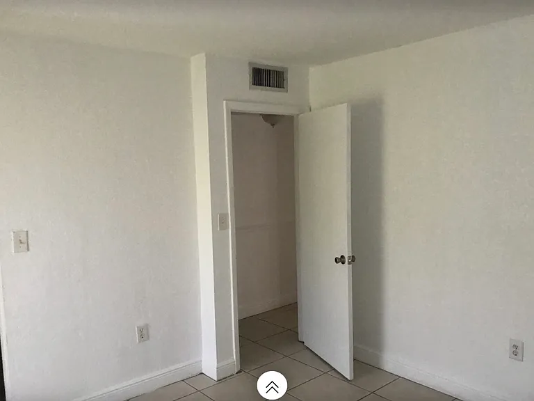 9445 SW 76th St #U1 — Photo 8