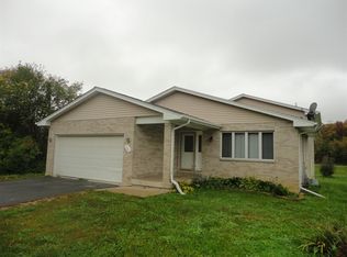 208 Crystal Ln, Steger, IL 60475